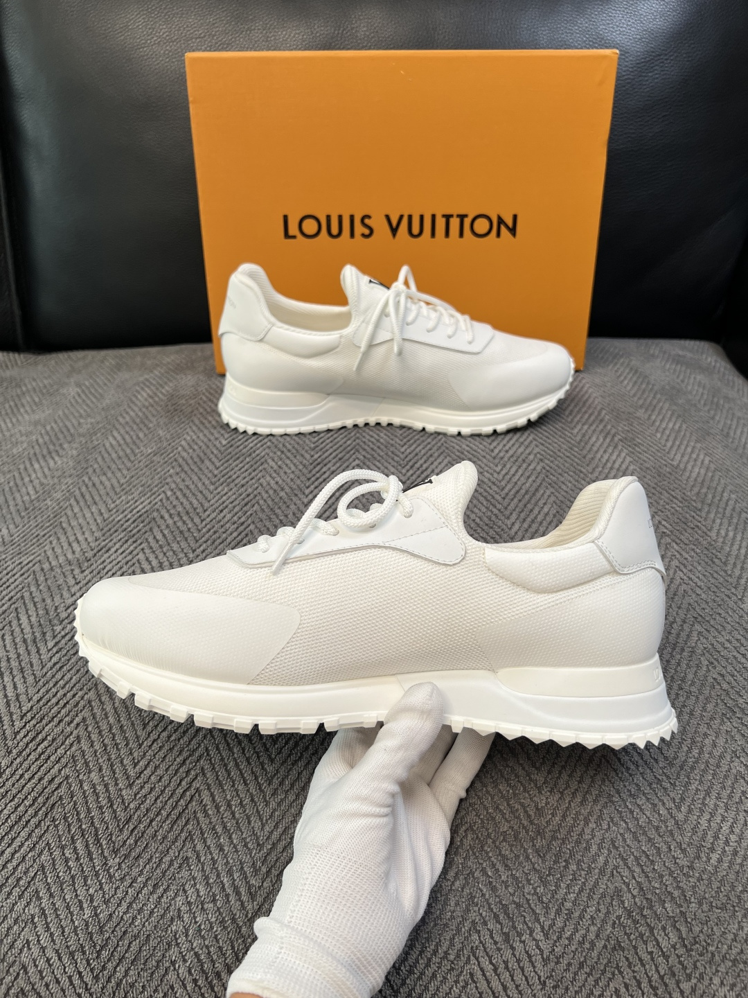 Lv  高品质  顶级工艺品  路易威登，运动板鞋专柜同步，鞋面意大利进口飞织面料，高品质拼接缤纷色彩复杂工艺品，进口牛