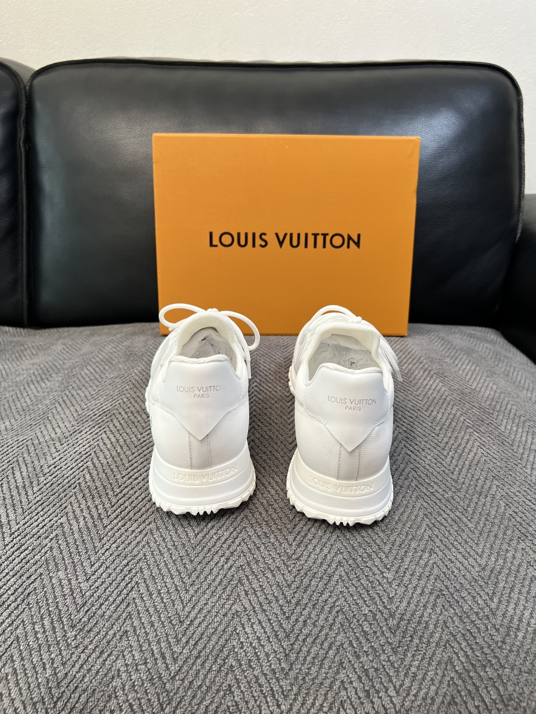 Lv  高品质  顶级工艺品  路易威登，运动板鞋专柜同步，鞋面意大利进口飞织面料，高品质拼接缤纷色彩复杂工艺品，进口牛