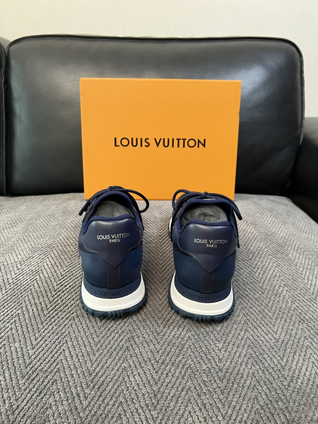 Lv  高品质  顶级工艺品  路易威登，运动板鞋专柜同步，鞋面意大利进口飞织面料，高品质拼接缤纷色彩复杂工艺品，进口牛