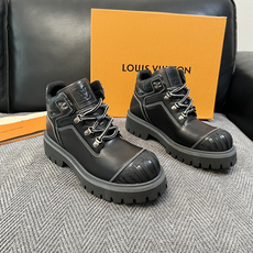 Lv 高品质 顶级工艺品 路易威登,高帮靴子专柜同步,鞋面意大利进口,高品质拼接缤纷色彩复杂工艺品,进口水染牛里 Lv 高品质 顶级工艺品 路易威登,高帮靴子专柜同步,鞋面意大利进口,高品质拼接缤纷色彩复杂工艺品,进口水染牛里