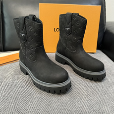 Lv 高品质 顶级工艺品 路易威登,高帮靴子专柜同步,鞋面意大利进口,高品质拼接缤纷色彩复杂工艺品,进口水染牛里 Lv 高品质 顶级工艺品 路易威登,高帮靴子专柜同步,鞋面意大利进口,高品质拼接缤纷色彩复杂工艺品,进口水染牛里