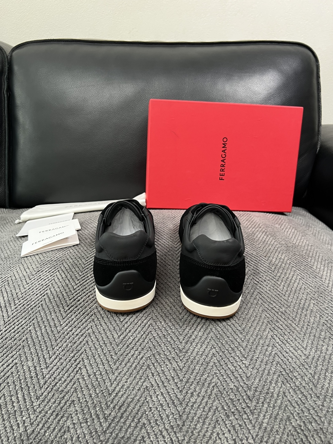 Ferragamo  高品质  顶级工艺品  菲拉格慕   专柜同步发售原厂配置，意大利进口原版牛皮，进口水染牛里 ，鞋