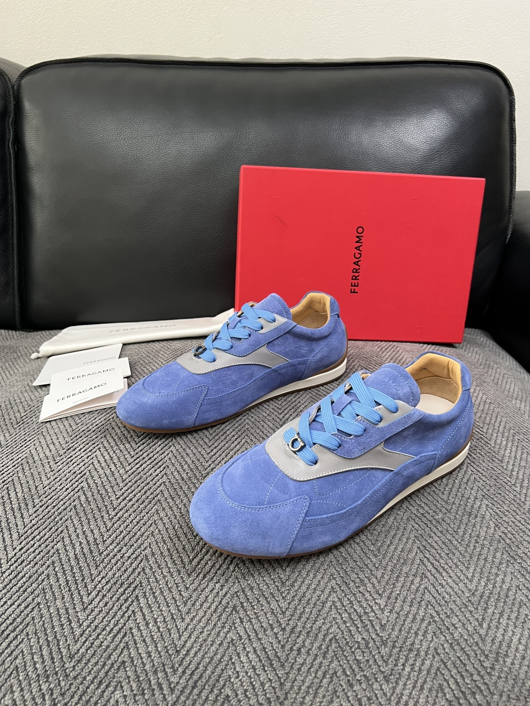 Ferragamo  高品质  顶级工艺品  菲拉格慕   专柜同步发售原厂配置，意大利进口原版牛皮，进口水染牛里 ，鞋