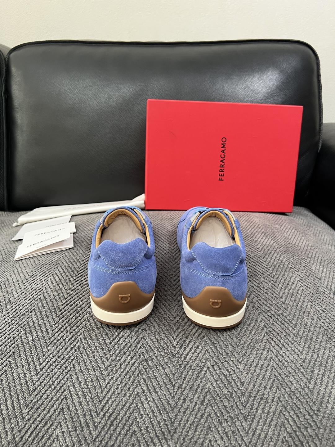 Ferragamo  高品质  顶级工艺品  菲拉格慕   专柜同步发售原厂配置，意大利进口原版牛皮，进口水染牛里 ，鞋