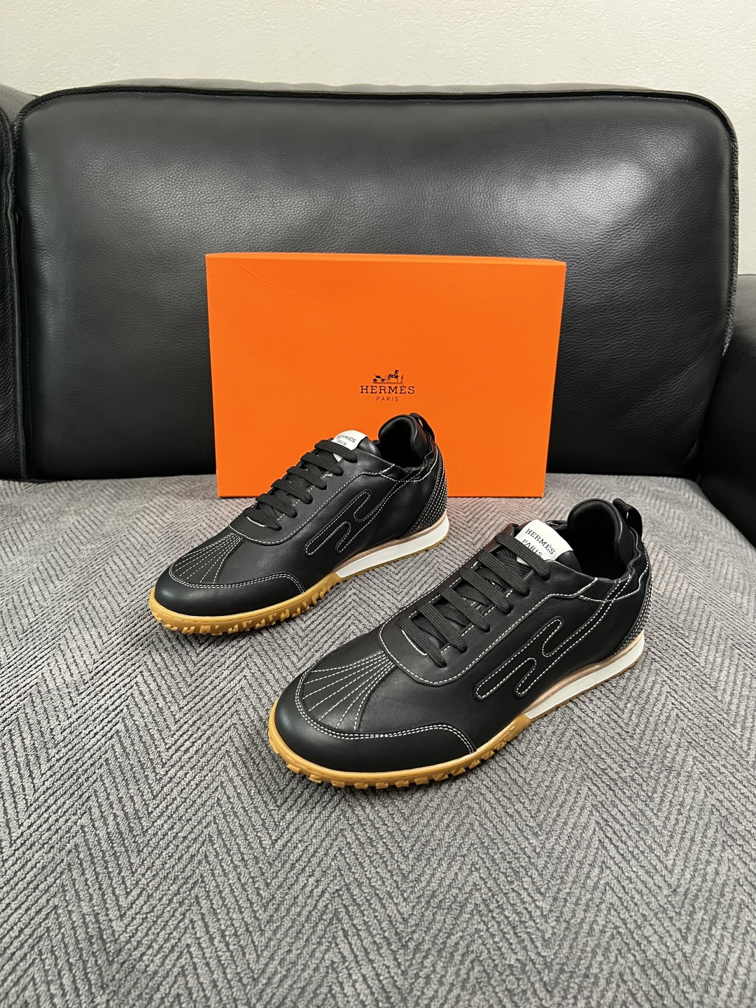 Hermes  高品质  顶级工艺品  爱马仕 专柜同步发售原厂配置，意大利进口原版牛皮面料，高品质拼接工艺，全进口水染