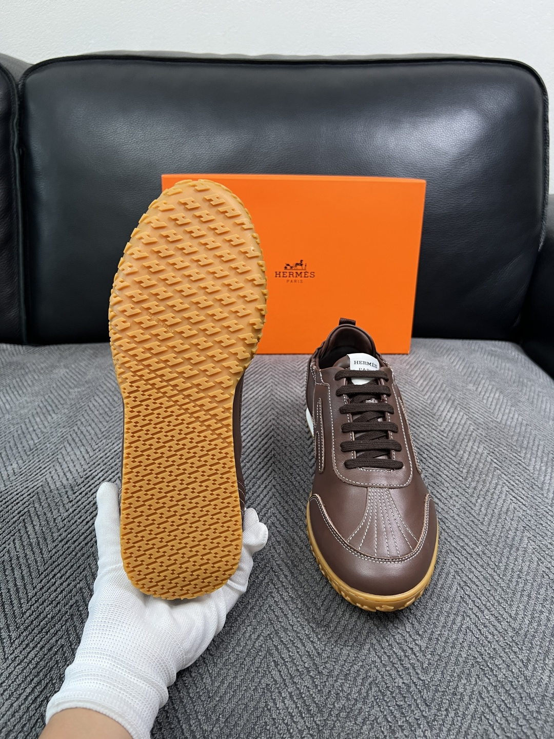 Hermes  高品质  顶级工艺品  爱马仕 专柜同步发售原厂配置，意大利进口原版牛皮面料，高品质拼接工艺，全进口水染