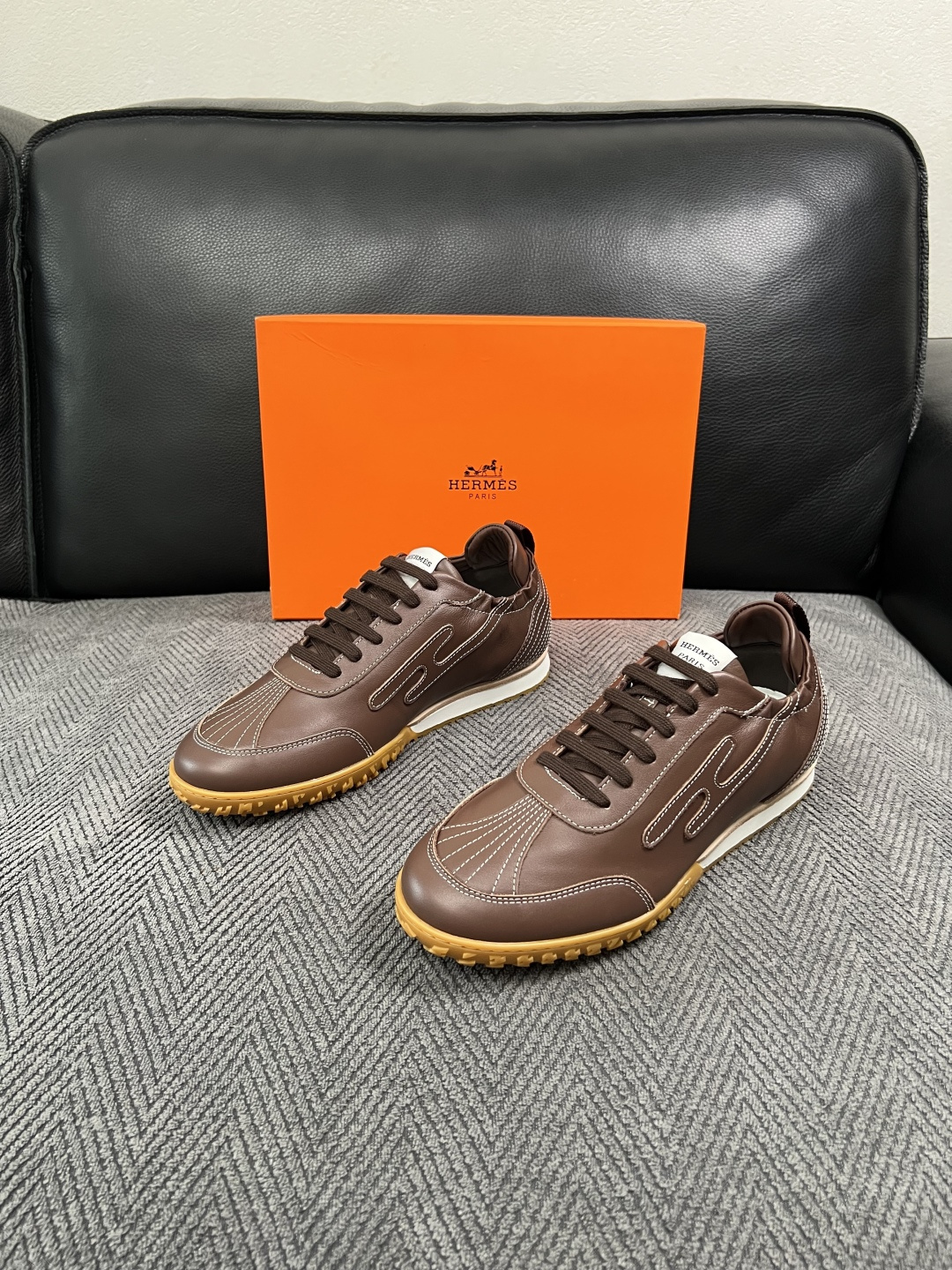 Hermes  高品质  顶级工艺品  爱马仕 专柜同步发售原厂配置，意大利进口原版牛皮面料，高品质拼接工艺，全进口水染