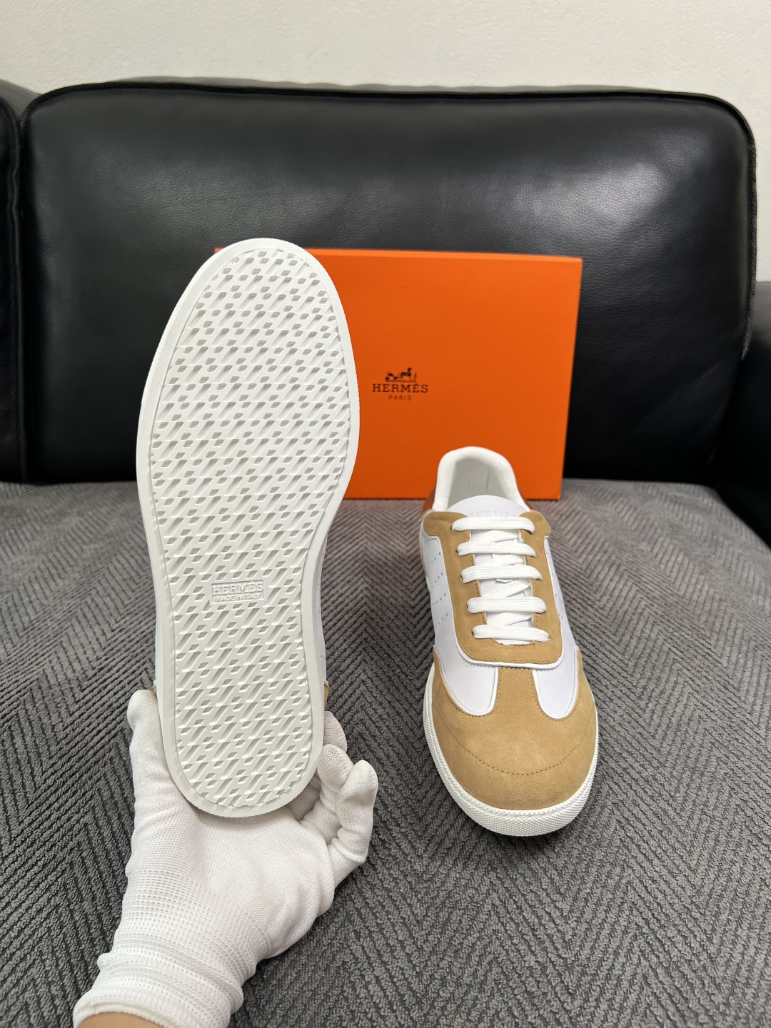Hermes  高品质  顶级工艺品  爱马仕 专柜同步发售原厂配置，意大利进口原版牛皮面料，高品质拼接工艺，全进口水染