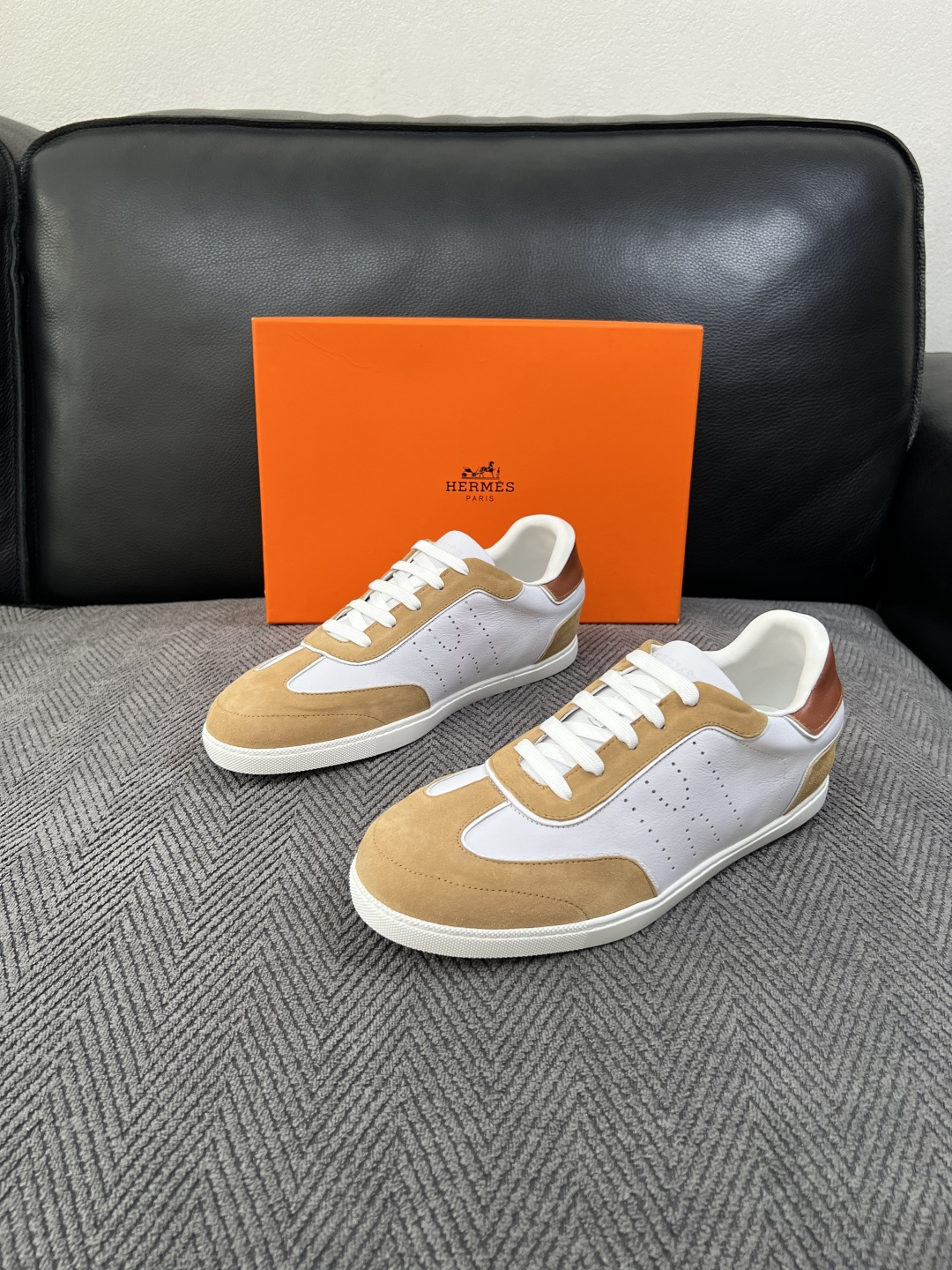 Hermes  高品质  顶级工艺品  爱马仕 专柜同步发售原厂配置，意大利进口原版牛皮面料，高品质拼接工艺，全进口水染