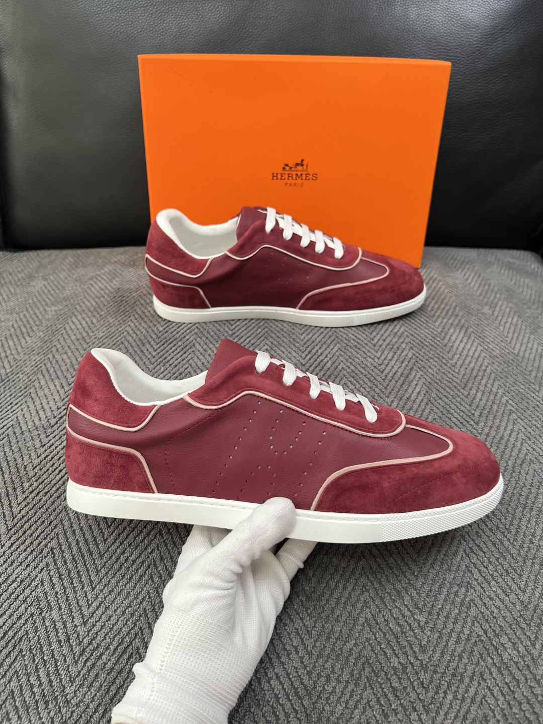 Hermes  高品质  顶级工艺品  爱马仕 专柜同步发售原厂配置，意大利进口原版牛皮面料，高品质拼接工艺，全进口水染