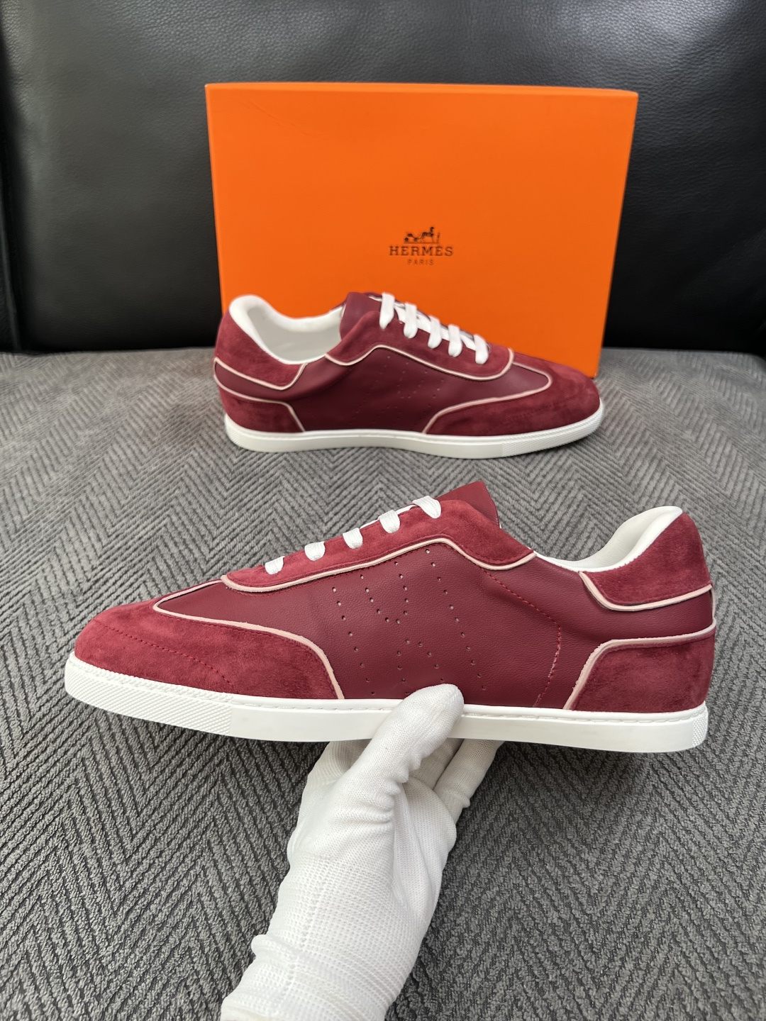 Hermes  高品质  顶级工艺品  爱马仕 专柜同步发售原厂配置，意大利进口原版牛皮面料，高品质拼接工艺，全进口水染
