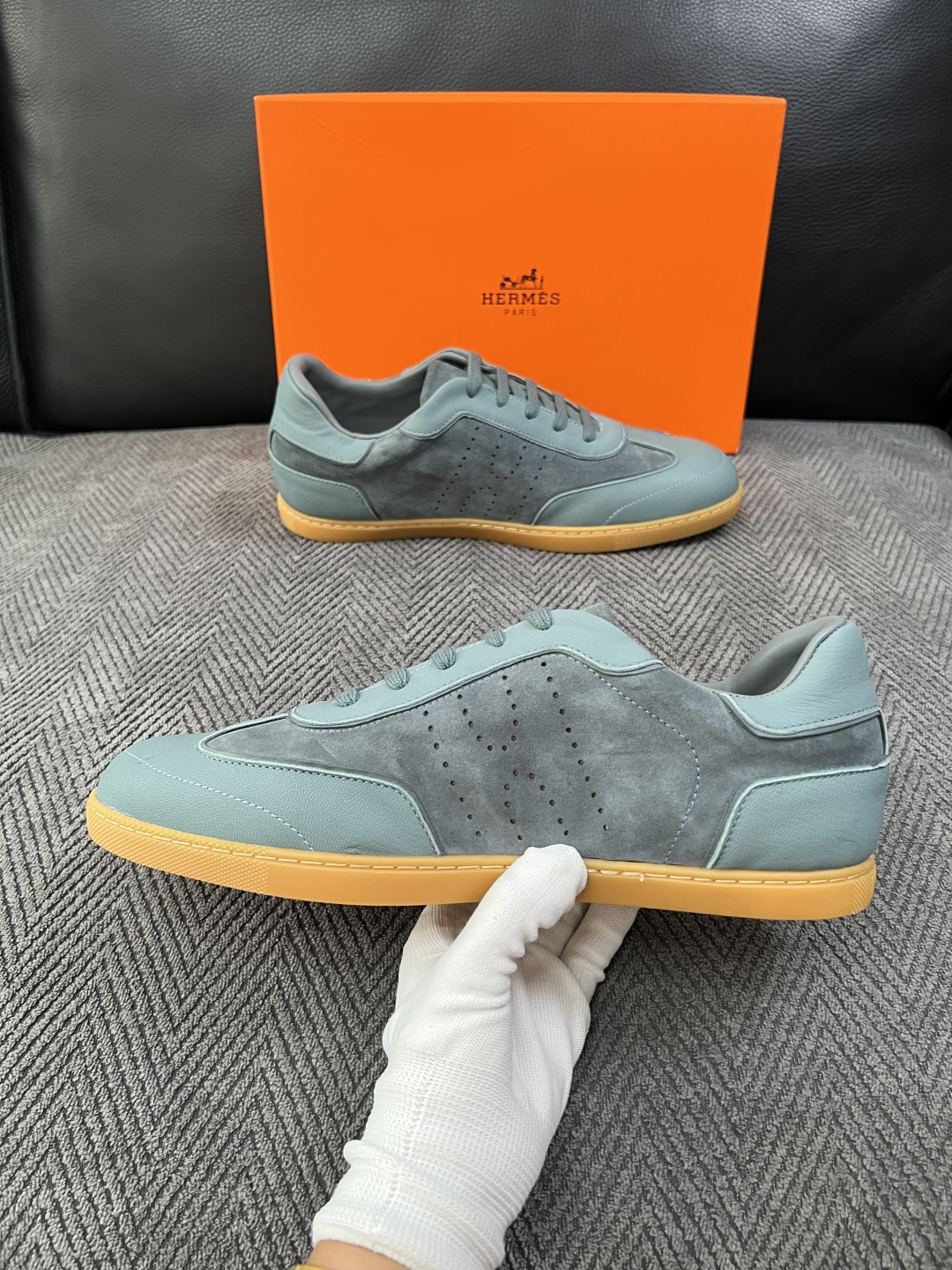 Hermes  高品质  顶级工艺品  爱马仕 专柜同步发售原厂配置，意大利进口原版牛皮面料，高品质拼接工艺，全进口水染