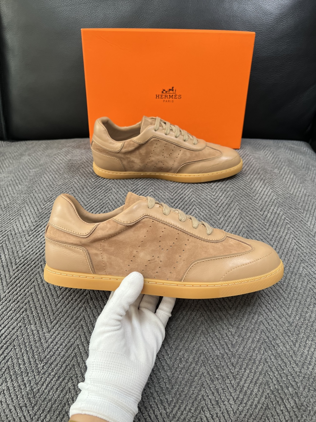 Hermes  高品质  顶级工艺品  爱马仕 专柜同步发售原厂配置，意大利进口原版牛皮面料，高品质拼接工艺，全进口水染
