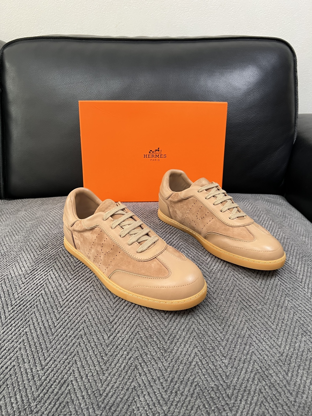 Hermes  高品质  顶级工艺品  爱马仕 专柜同步发售原厂配置，意大利进口原版牛皮面料，高品质拼接工艺，全进口水染