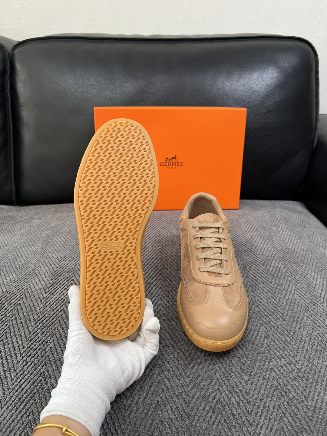 Hermes  高品质  顶级工艺品  爱马仕 专柜同步发售原厂配置，意大利进口原版牛皮面料，高品质拼接工艺，全进口水染