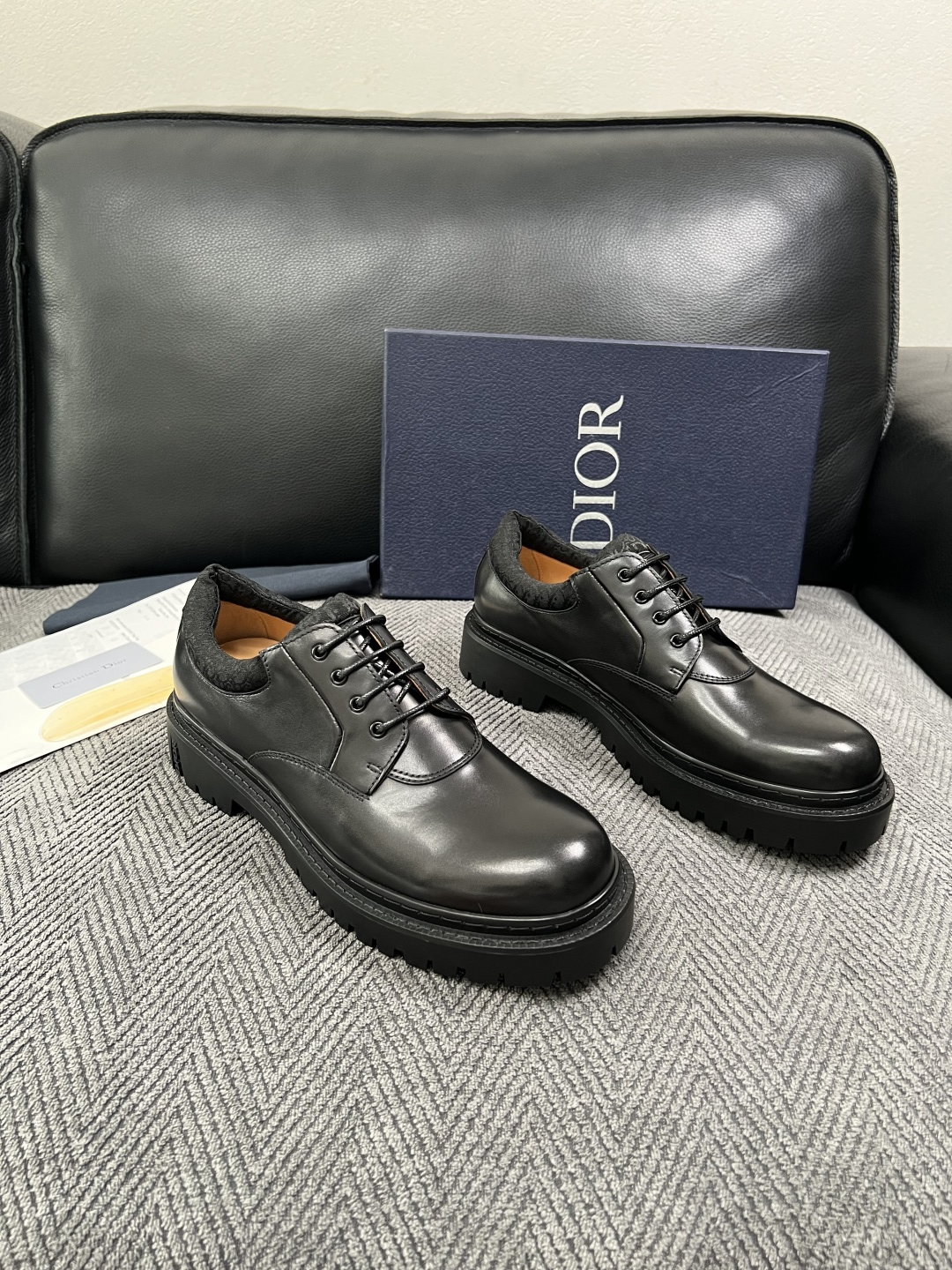 Dior 高品质 顶级工艺品 迪奥 专柜同步 原厂配置,意大利进口原版牛皮面料,透气舒适进口水染牛里垫,鞋底:原厂特 Dior 高品质 顶级工艺品 迪奥 专柜同步 原厂配置,意大利进口原版牛皮面料,透气舒适进口水染牛里垫,鞋底:原厂特