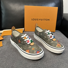 Lv 顶级代购 路易威登 专柜同步,意大利进口面料,进口水染牛皮内里,鞋底:原厂特供原版底,原厂跟单货,码数 39- Lv 顶级代购 路易威登 专柜同步,意大利进口面料,进口水染牛皮内里,鞋底:原厂特供原版底,原厂跟单货,码数 39-