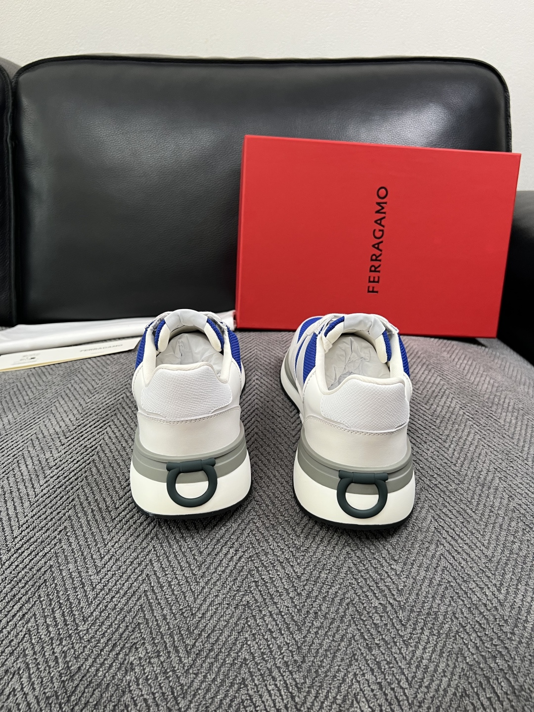 Ferragamo  高品质  顶级工艺品  菲拉格慕   专柜同步发售原厂配置，意大利进口原版牛皮，进口水染牛里 ，鞋