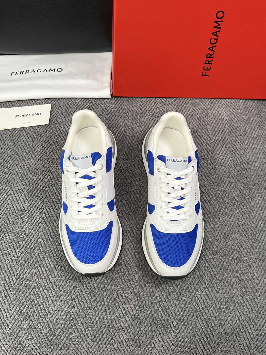 Ferragamo  高品质  顶级工艺品  菲拉格慕   专柜同步发售原厂配置，意大利进口原版牛皮，进口水染牛里 ，鞋
