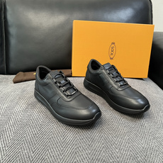 Tods 高品质 顶级工艺品 托德斯 专柜新款原厂配置,意大利进口牛皮拼布面料,进口牛里垫,透气舒适,鞋底:原厂 Tods 高品质 顶级工艺品 托德斯 专柜新款原厂配置,意大利进口牛皮拼布面料,进口牛里垫,透气舒适,鞋底:原厂