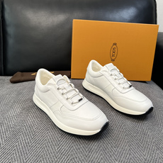 Tods 高品质 顶级工艺品 托德斯 专柜新款原厂配置,意大利进口牛皮拼布面料,进口牛里垫,透气舒适,鞋底:原厂 Tods 高品质 顶级工艺品 托德斯 专柜新款原厂配置,意大利进口牛皮拼布面料,进口牛里垫,透气舒适,鞋底:原厂