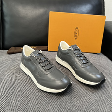 Tods 高品质 顶级工艺品 托德斯 专柜新款原厂配置,意大利进口牛皮拼布面料,进口牛里垫,透气舒适,鞋底:原厂 Tods 高品质 顶级工艺品 托德斯 专柜新款原厂配置,意大利进口牛皮拼布面料,进口牛里垫,透气舒适,鞋底:原厂