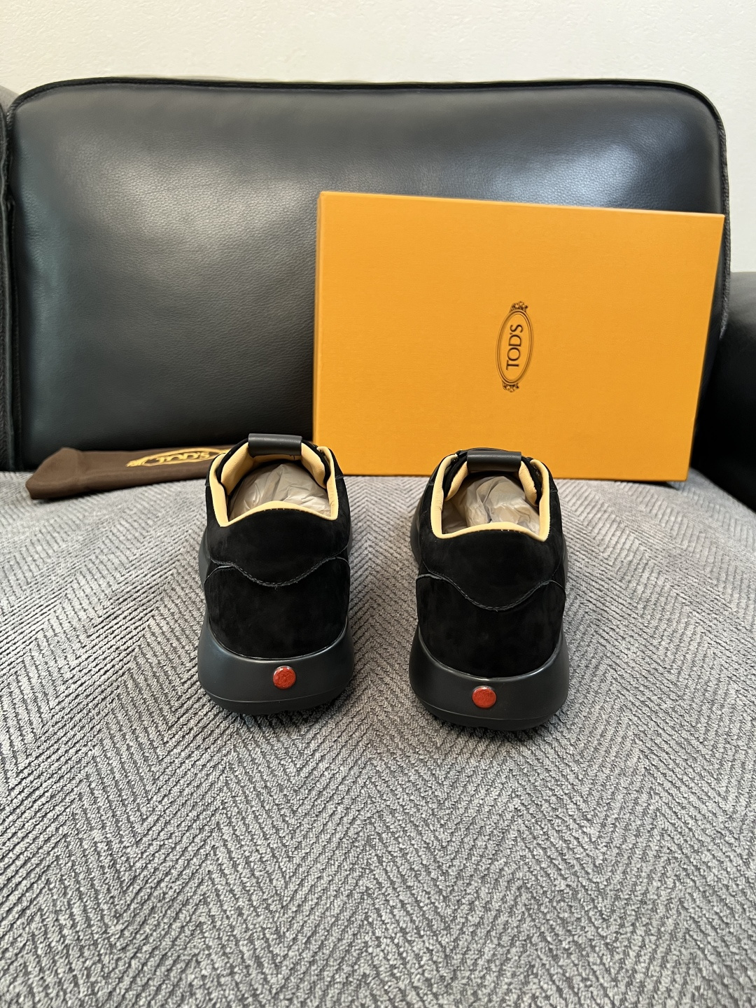 Tods  高品质  顶级工艺品  托德斯  专柜新款原厂配置，意大利进口牛皮拼布面料，进口牛里垫，透气舒适，鞋底：原厂