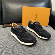 Tods 高品质 顶级工艺品 托德斯 专柜新款原厂配置,意大利进口牛皮拼布面料,进口牛里垫,透气舒适,鞋底:原厂 Tods 高品质 顶级工艺品 托德斯 专柜新款原厂配置,意大利进口牛皮拼布面料,进口牛里垫,透气舒适,鞋底:原厂