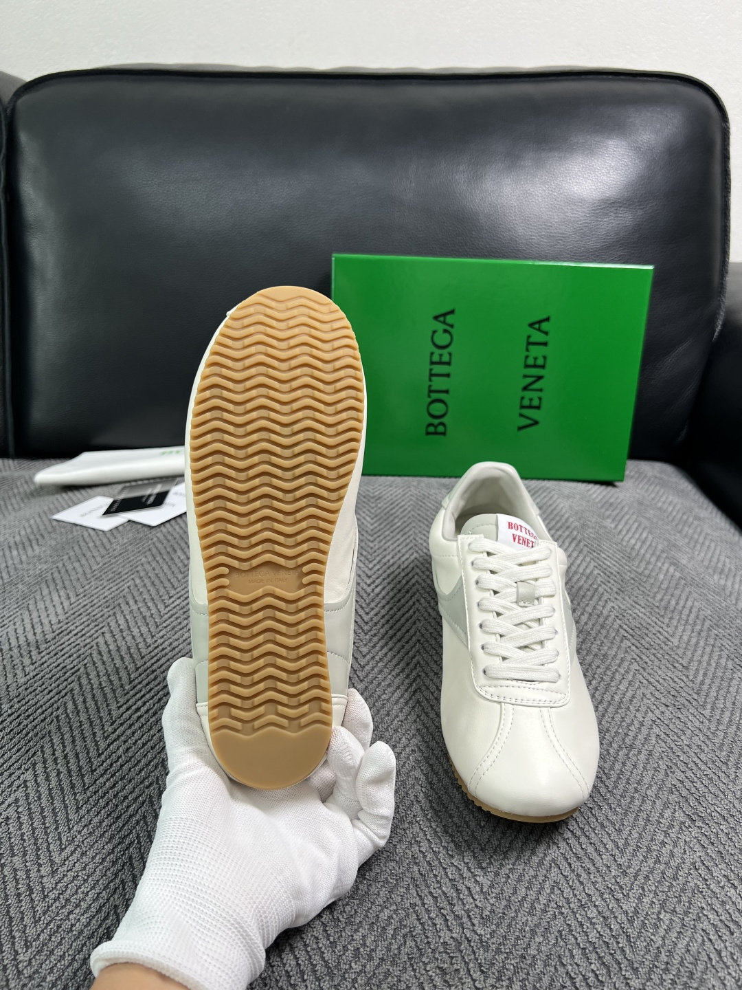 BOTTEGA  VENETA  顶级代购  葆蝶家 专柜同步，鞋面意大利进口编织牛皮面料，透气牛皮内里舒适，鞋底：原厂