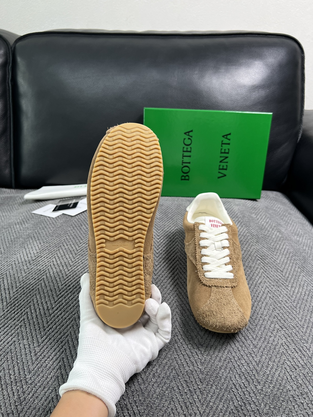 BOTTEGA  VENETA  顶级代购  葆蝶家 专柜同步，鞋面意大利进口编织牛皮面料，透气牛皮内里舒适，鞋底：原厂