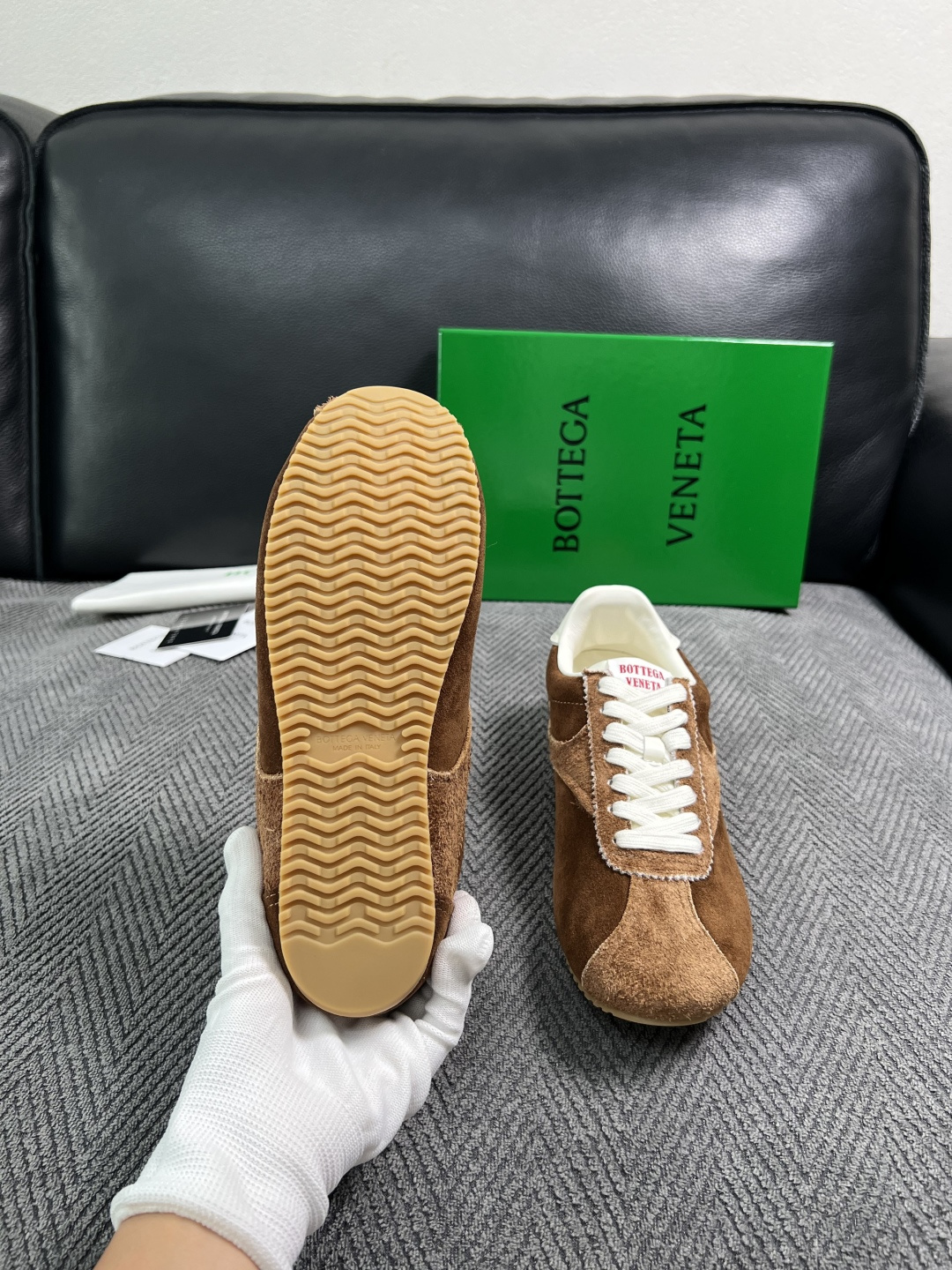 BOTTEGA  VENETA  顶级代购  葆蝶家 专柜同步，鞋面意大利进口编织牛皮面料，透气牛皮内里舒适，鞋底：原厂