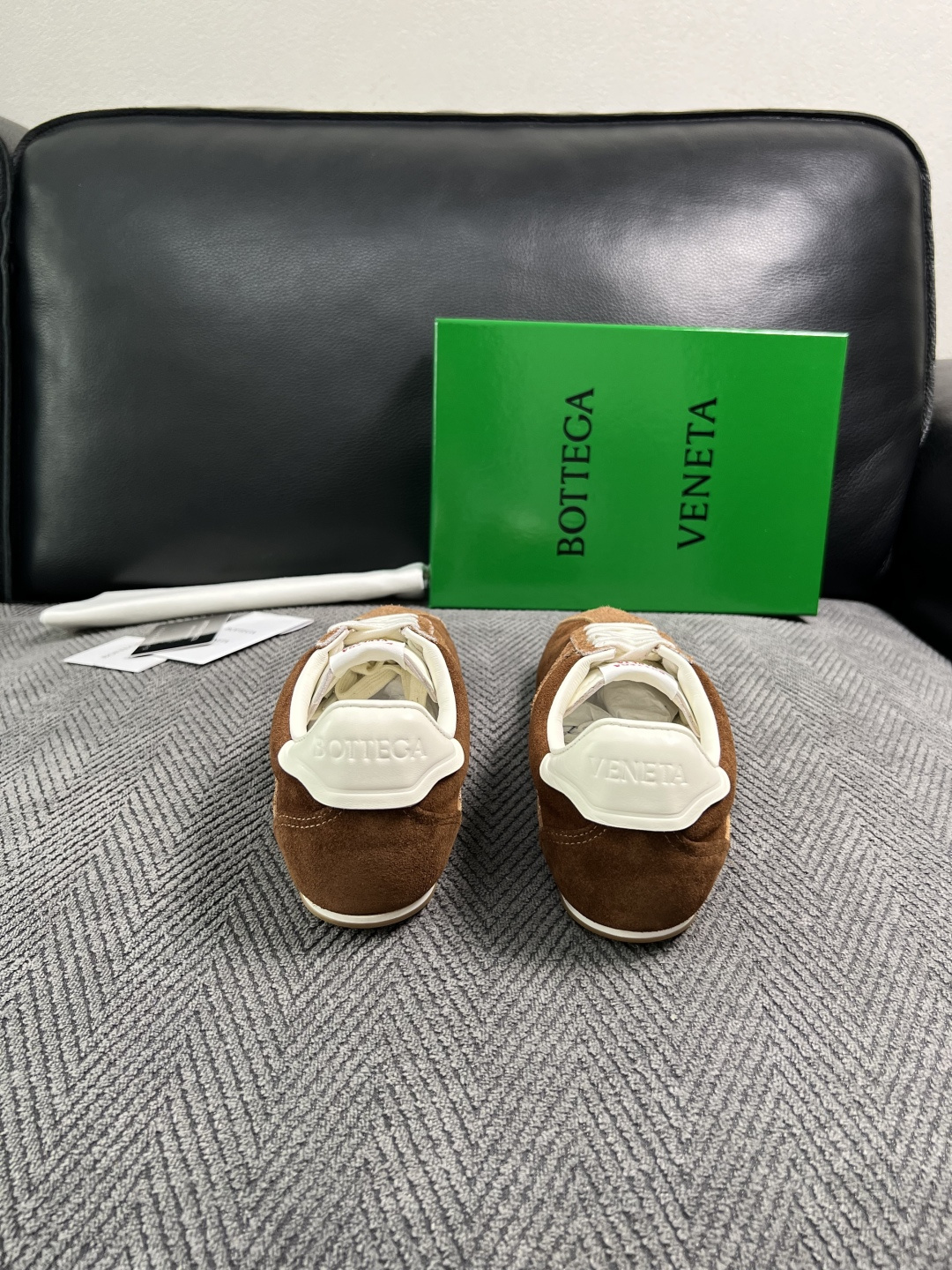BOTTEGA  VENETA  顶级代购  葆蝶家 专柜同步，鞋面意大利进口编织牛皮面料，透气牛皮内里舒适，鞋底：原厂
