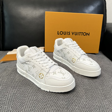 Lv 高品质 顶级工艺品 路易威登,运动板鞋专柜同步,鞋面意大利进口,高品质拼接缤纷色彩复杂工艺品,进口水染牛里柔软 Lv 高品质 顶级工艺品 路易威登,运动板鞋专柜同步,鞋面意大利进口,高品质拼接缤纷色彩复杂工艺品,进口水染牛里柔软