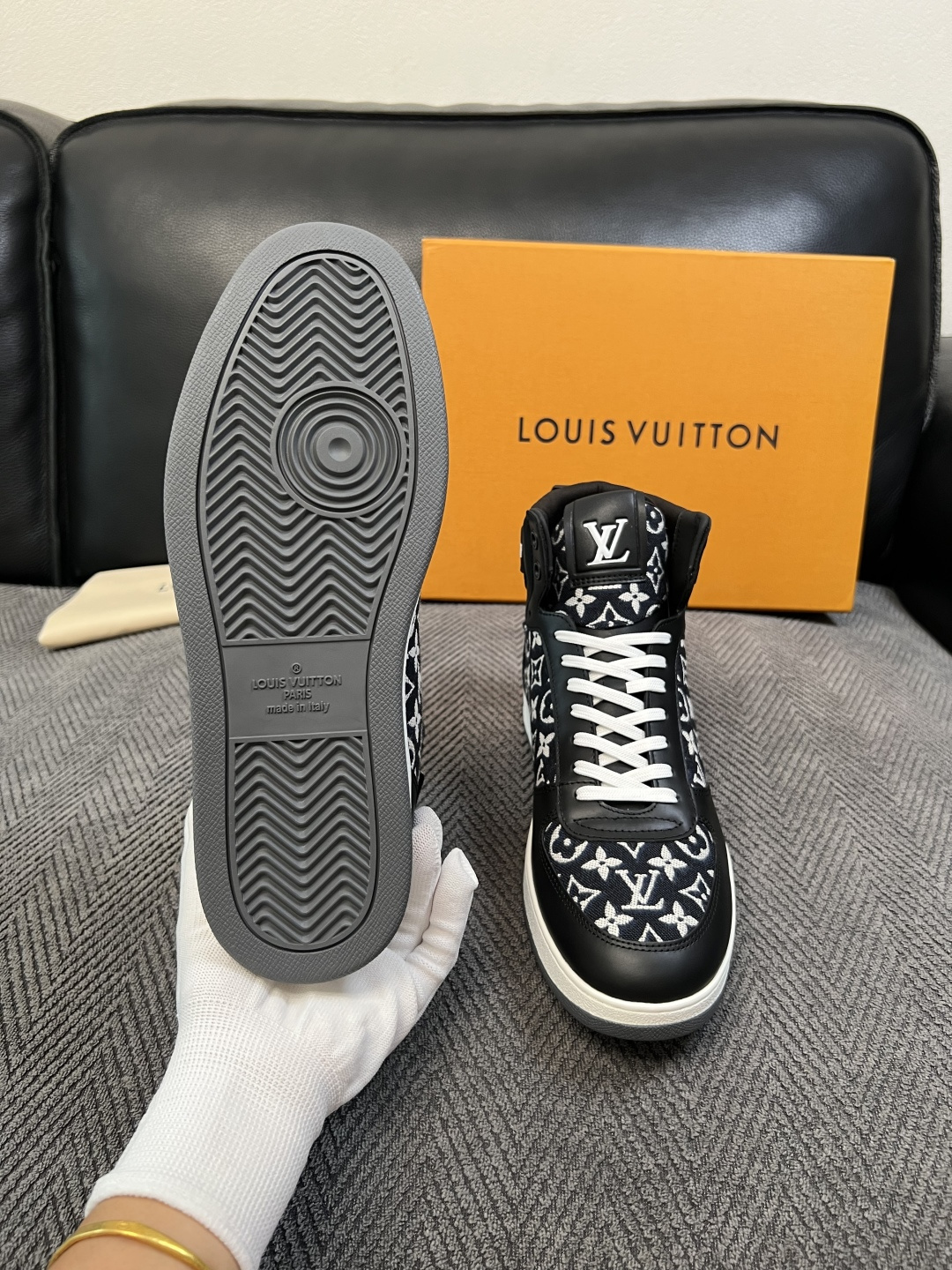 Lv   高品质  顶级工艺品  路易威登，靴子专柜同步，鞋面意大利进口，高品质拼接缤纷色彩复杂工艺品，进口水染牛皮垫网