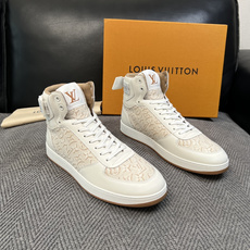 Lv 高品质 顶级工艺品 路易威登,靴子专柜同步,鞋面意大利进口,高品质拼接缤纷色彩复杂工艺品,进口水染牛皮垫网 Lv 高品质 顶级工艺品 路易威登,靴子专柜同步,鞋面意大利进口,高品质拼接缤纷色彩复杂工艺品,进口水染牛皮垫网