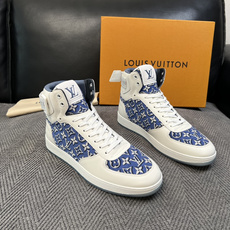 Lv 高品质 顶级工艺品 路易威登,靴子专柜同步,鞋面意大利进口,高品质拼接缤纷色彩复杂工艺品,进口水染牛皮垫网 Lv 高品质 顶级工艺品 路易威登,靴子专柜同步,鞋面意大利进口,高品质拼接缤纷色彩复杂工艺品,进口水染牛皮垫网
