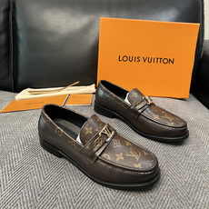 Lv 高品质 顶级工艺品 路易威登 皮鞋专柜同步原厂配置,鞋面意大利进口,进口水染牛皮内里,鞋底:原厂特供原版真 Lv 高品质 顶级工艺品 路易威登 皮鞋专柜同步原厂配置,鞋面意大利进口,进口水染牛皮内里,鞋底:原厂特供原版真