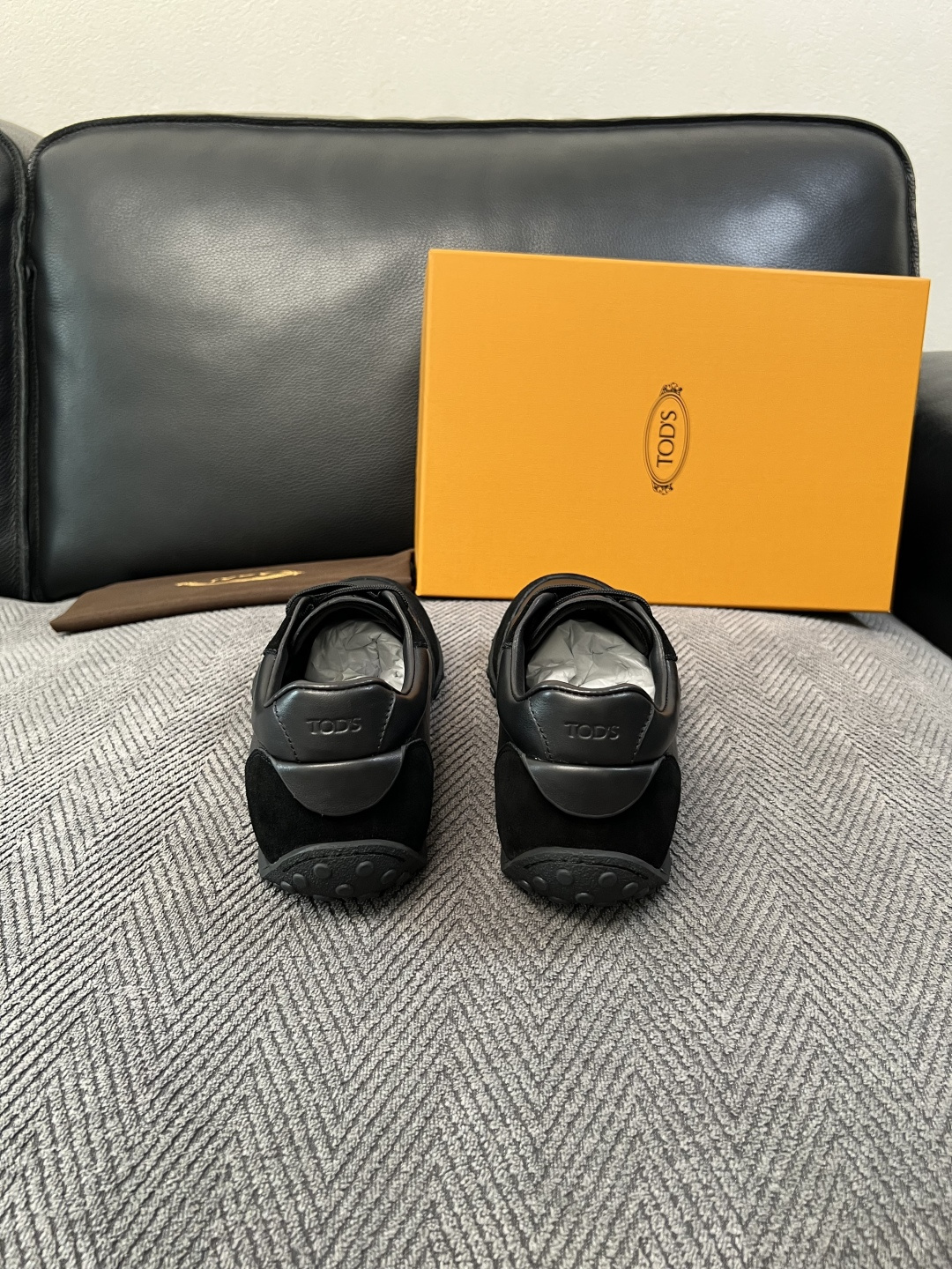 Tods  高品质  顶级工艺品  托德斯  专柜新款原厂配置，意大利进口牛皮拼布面料，进口牛里垫，透气舒适，鞋底：原厂