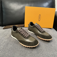 Tods 高品质 顶级工艺品 托德斯 专柜新款原厂配置,意大利进口牛皮拼布面料,进口牛里垫,透气舒适,鞋底:原厂 Tods 高品质 顶级工艺品 托德斯 专柜新款原厂配置,意大利进口牛皮拼布面料,进口牛里垫,透气舒适,鞋底:原厂