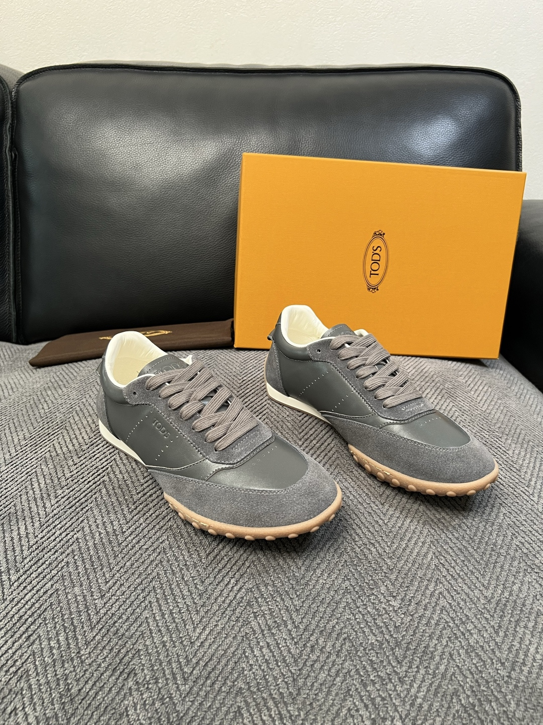 Tods 高品质 顶级工艺品 托德斯 专柜新款原厂配置,意大利进口牛皮拼布面料,进口牛里垫,透气舒适,鞋底:原厂 Tods 高品质 顶级工艺品 托德斯 专柜新款原厂配置,意大利进口牛皮拼布面料,进口牛里垫,透气舒适,鞋底:原厂