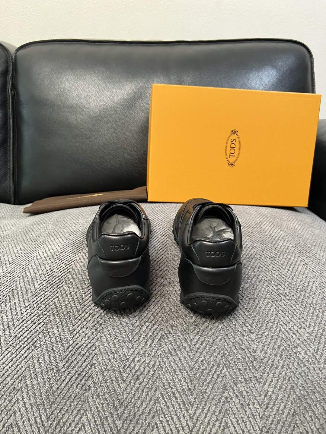 Tods  高品质  顶级工艺品  托德斯  专柜新款原厂配置，意大利进口牛皮拼布面料，进口牛里垫，透气舒适，鞋底：原厂