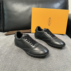 Tods 高品质 顶级工艺品 托德斯 专柜新款原厂配置,意大利进口牛皮拼布面料,进口牛里垫,透气舒适,鞋底:原厂 Tods 高品质 顶级工艺品 托德斯 专柜新款原厂配置,意大利进口牛皮拼布面料,进口牛里垫,透气舒适,鞋底:原厂