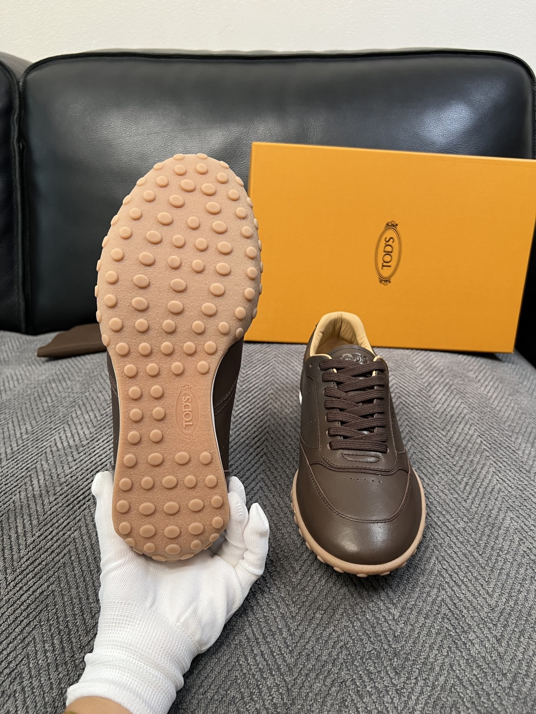 Tods  高品质  顶级工艺品  托德斯  专柜新款原厂配置，意大利进口牛皮拼布面料，进口牛里垫，透气舒适，鞋底：原厂