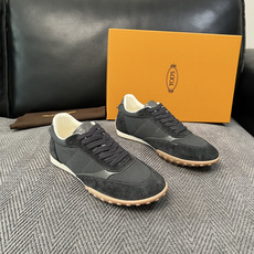 Tods 高品质 顶级工艺品 托德斯 专柜新款原厂配置,意大利进口牛皮拼布面料,进口牛里垫,透气舒适,鞋底:原厂 Tods 高品质 顶级工艺品 托德斯 专柜新款原厂配置,意大利进口牛皮拼布面料,进口牛里垫,透气舒适,鞋底:原厂