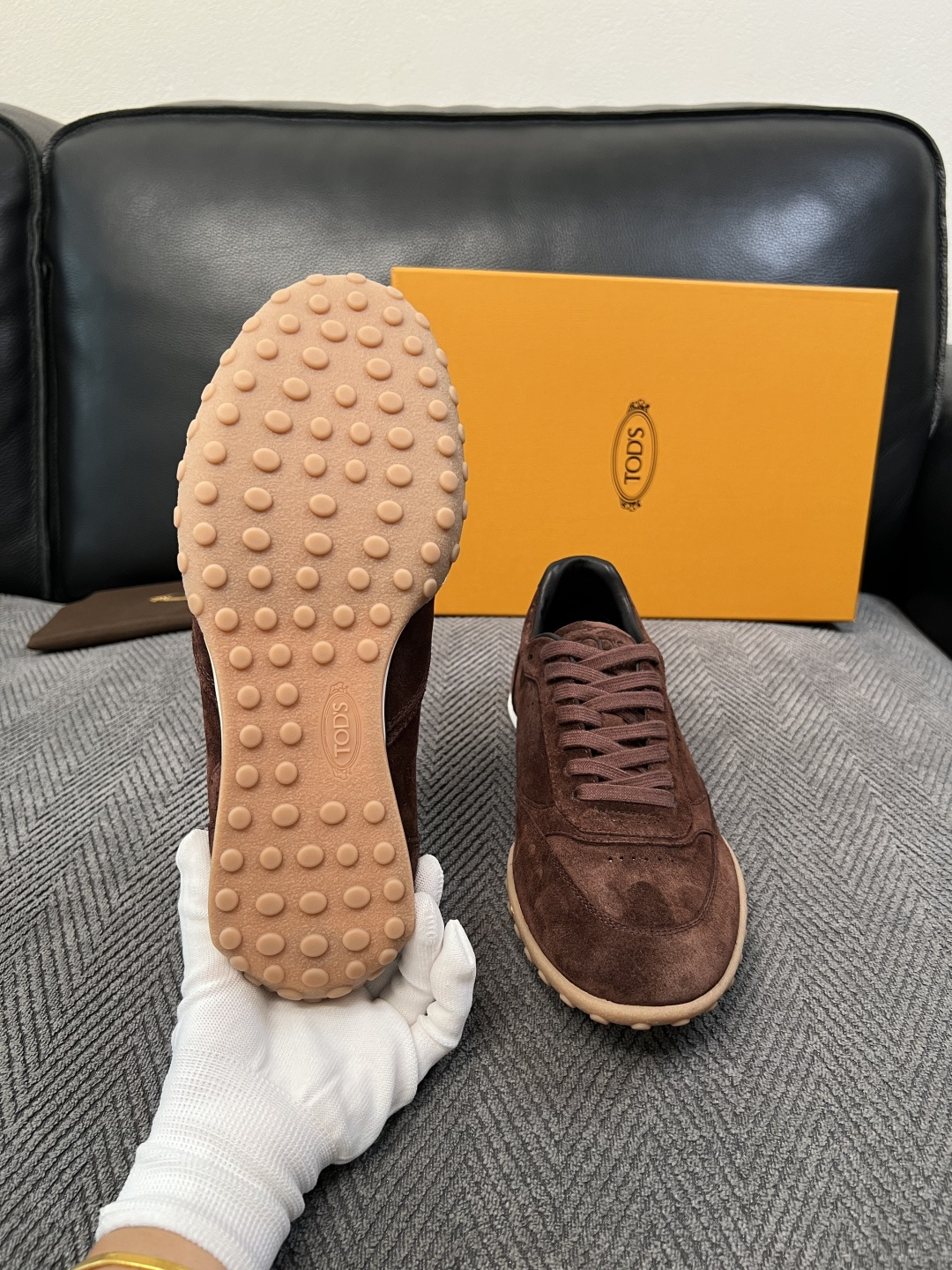Tods  高品质  顶级工艺品  托德斯  专柜新款原厂配置，意大利进口牛皮拼布面料，进口牛里垫，透气舒适，鞋底：原厂