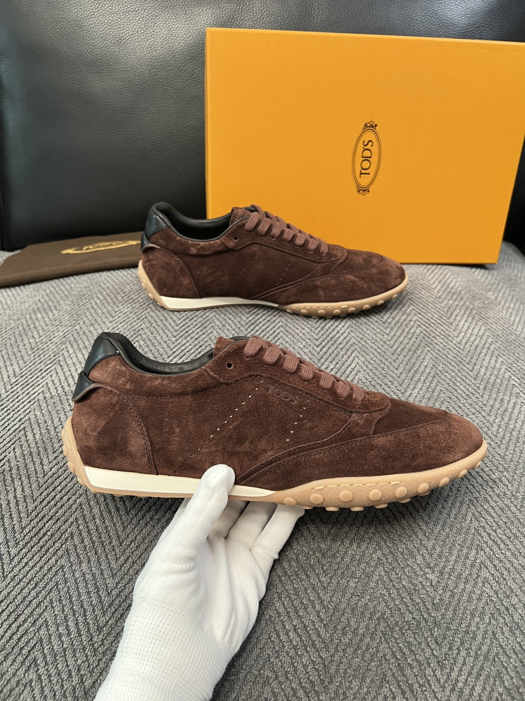 Tods  高品质  顶级工艺品  托德斯  专柜新款原厂配置，意大利进口牛皮拼布面料，进口牛里垫，透气舒适，鞋底：原厂