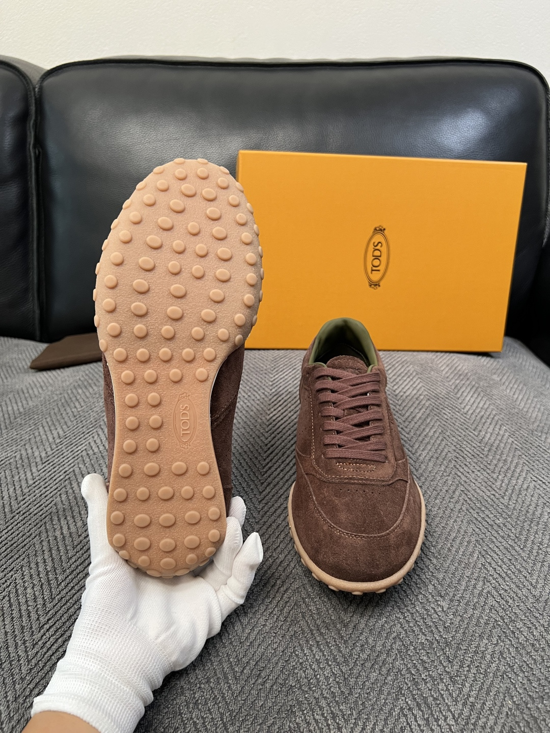 Tods  高品质  顶级工艺品  托德斯  专柜新款原厂配置，意大利进口牛皮拼布面料，进口牛里垫，透气舒适，鞋底：原厂