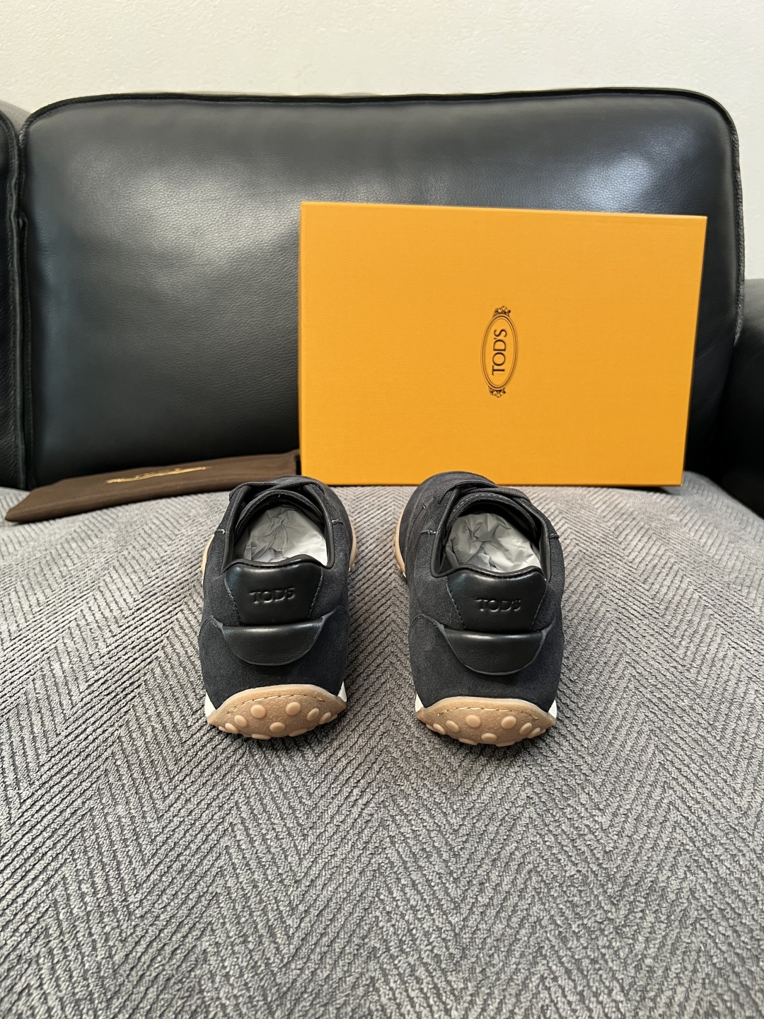 Tods  高品质  顶级工艺品  托德斯  专柜新款原厂配置，意大利进口牛皮拼布面料，进口牛里垫，透气舒适，鞋底：原厂