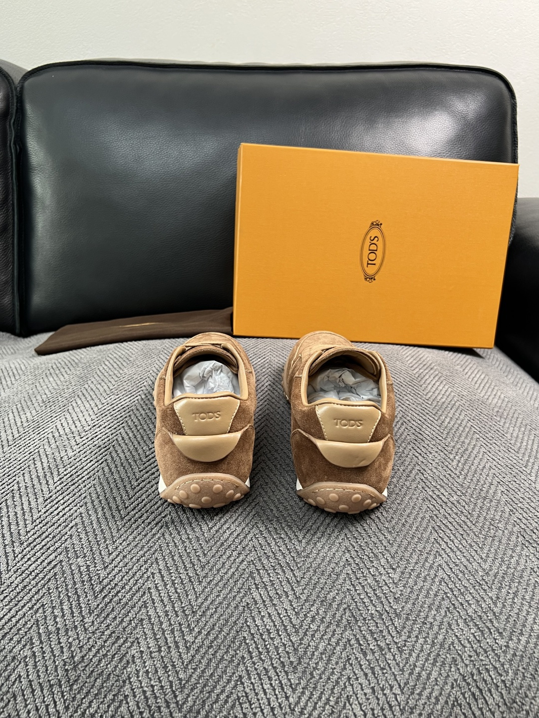 Tods  高品质  顶级工艺品  托德斯  专柜新款原厂配置，意大利进口牛皮拼布面料，进口牛里垫，透气舒适，鞋底：原厂
