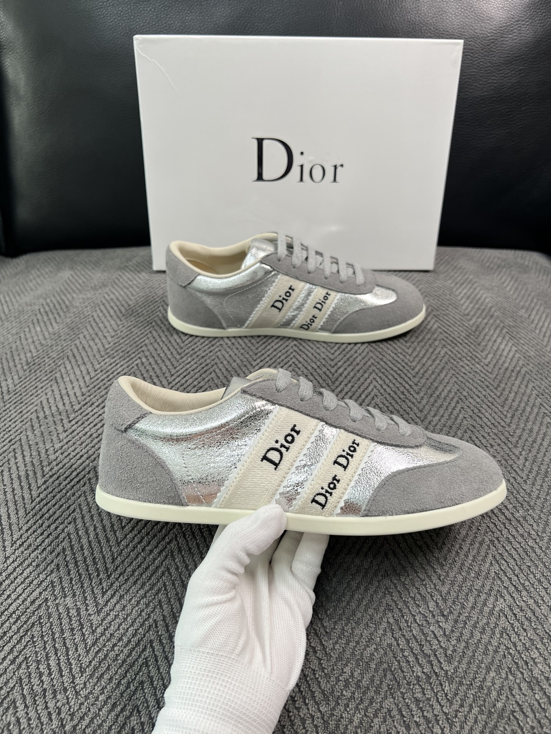 Dior 顶级工艺品 迪奥  专柜同步 原厂配置，意大利进口原版牛皮面料，透气舒适进口水染牛里垫，鞋底：原厂特供原版底超